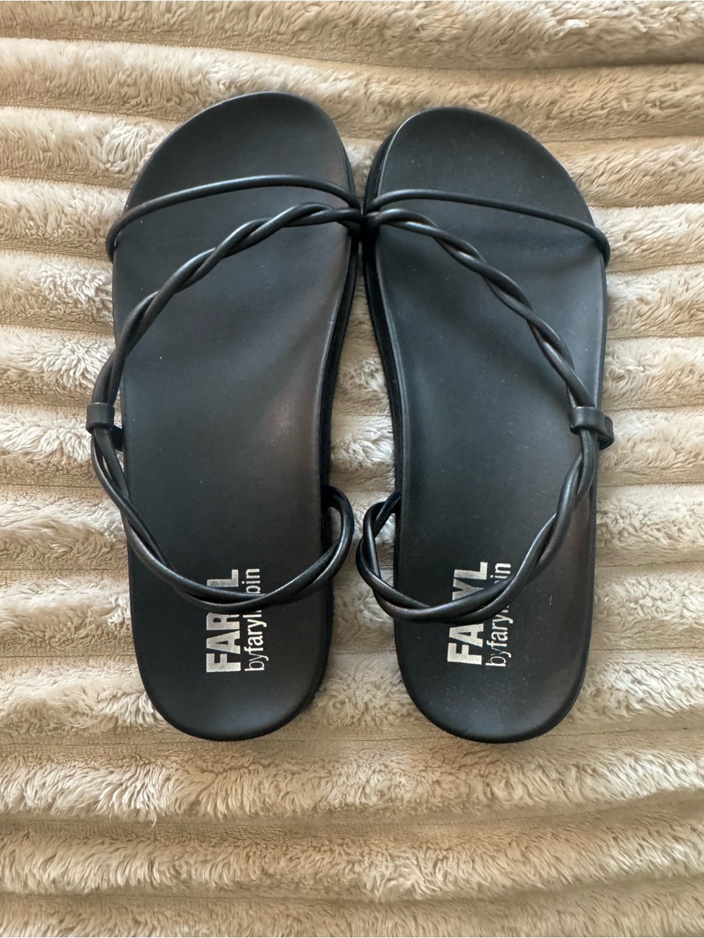 Faryl by Faryl Black Twisted-Strap Women's Slide Sandals